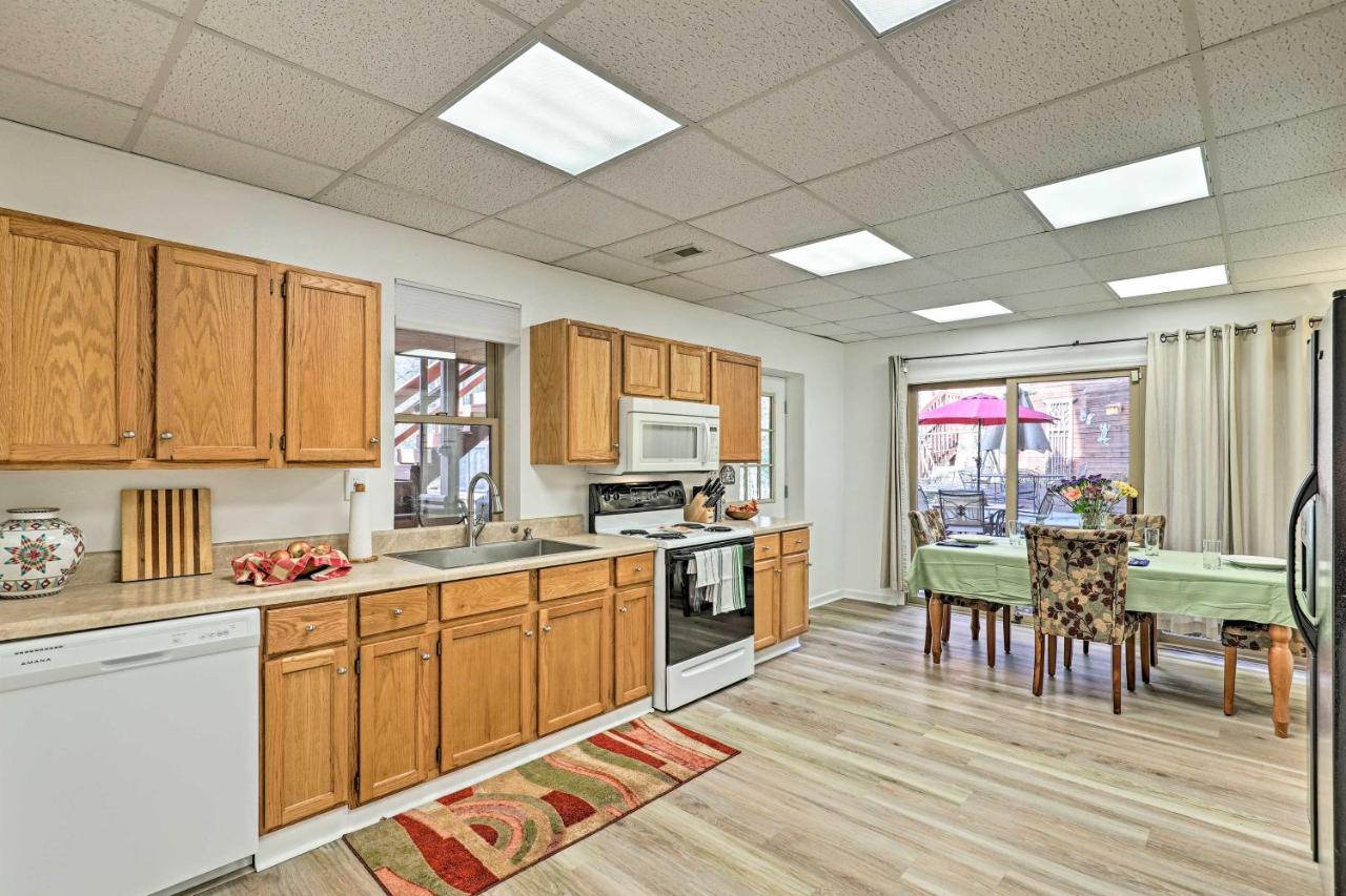 Asheville Mountain Getaway With Patio And Koi Pond! Extérieur photo